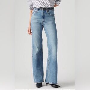 Levi’s Rib Cage Bell women’s jeans light wash high rise 28 by 30